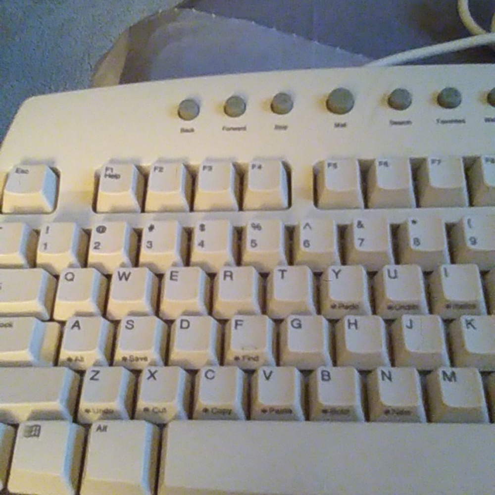 Microsoft Internet Keyboard - Picture 2 of 16